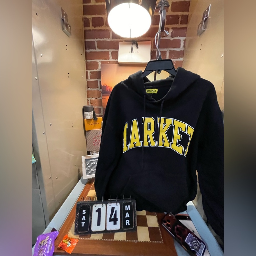 Market Sweat Shirts